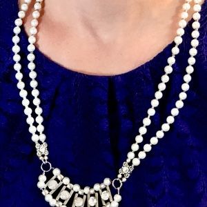 🇺🇸White Pearls & Crystals Necklace for a fuller neck, Earrings